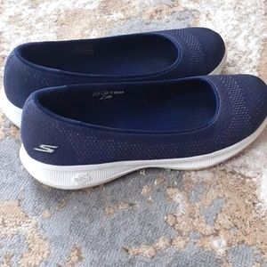 Skechers goga max slip on